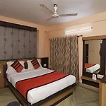 Oyo 6606 Seacom Inn Purbadiganta