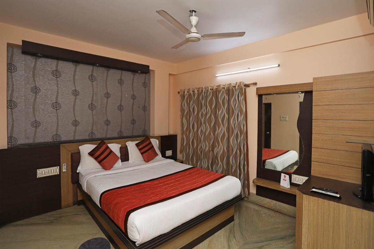 Oyo 6606 Seacom Purbadiganta Kolkata